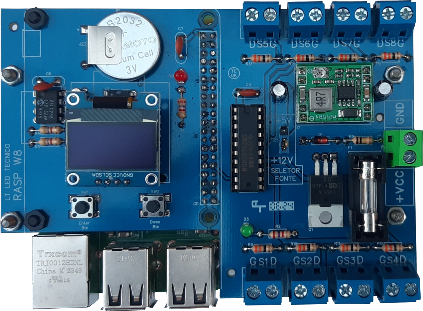 Rasp W8 <br> - Protocolo e1.31 e ArtNet <br> - Display Oled multi funções <br> - 01 entrada Ethernet <br>  - 08 Saídas de 1300 Pixels <br> - Pode trabalhar com fonte 5V ou 12V<br> - Relogio interno para programar horario de ligar e desligar 